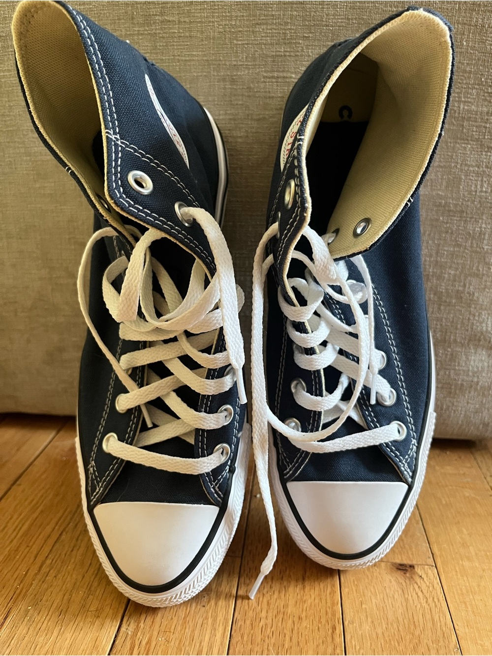 Converse Classic High Top Mens Sneakers - BRAND NEW & NEVER WORN